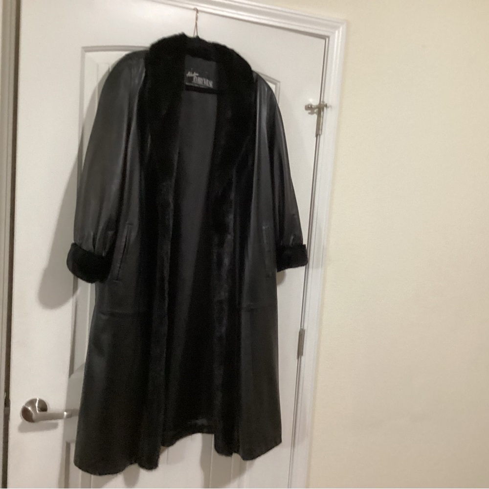 Womens Alaskan Everywear long black jacket NWOT size Large